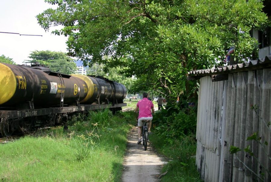 Bangkok: City Culture half-day Bike Tour - The Green Mile and Bangkok’s expensive Wireless Road