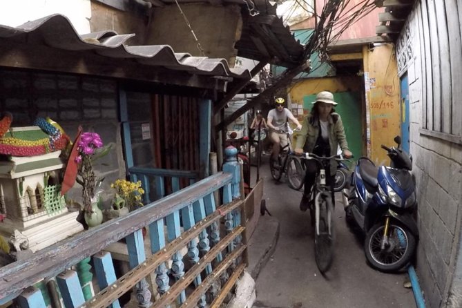 Bangkok City Culture Tour by Bike - Benjakitti Park and the high-rise contrast