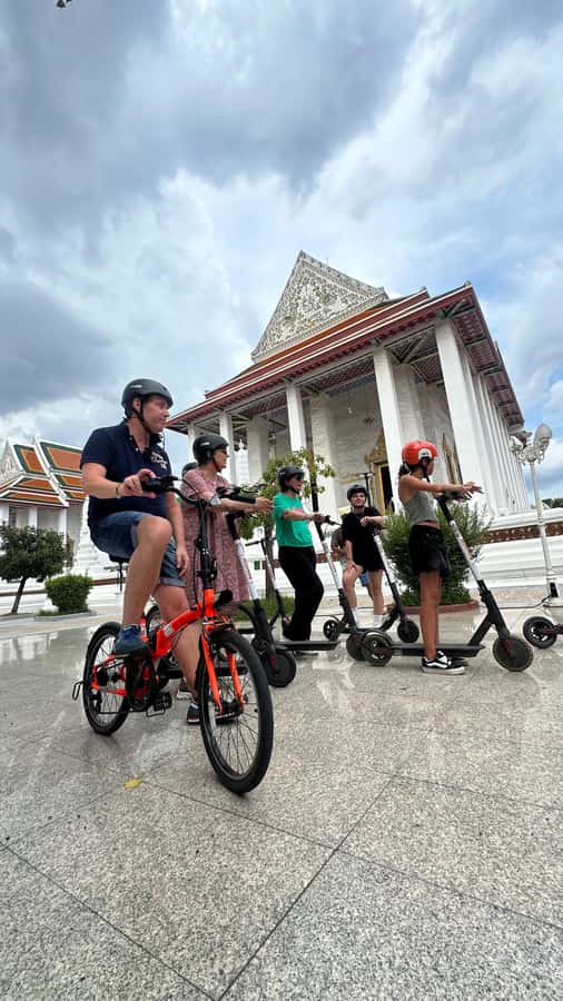 Bangkok: City Highlights Electric Scooter Tour - At a glance