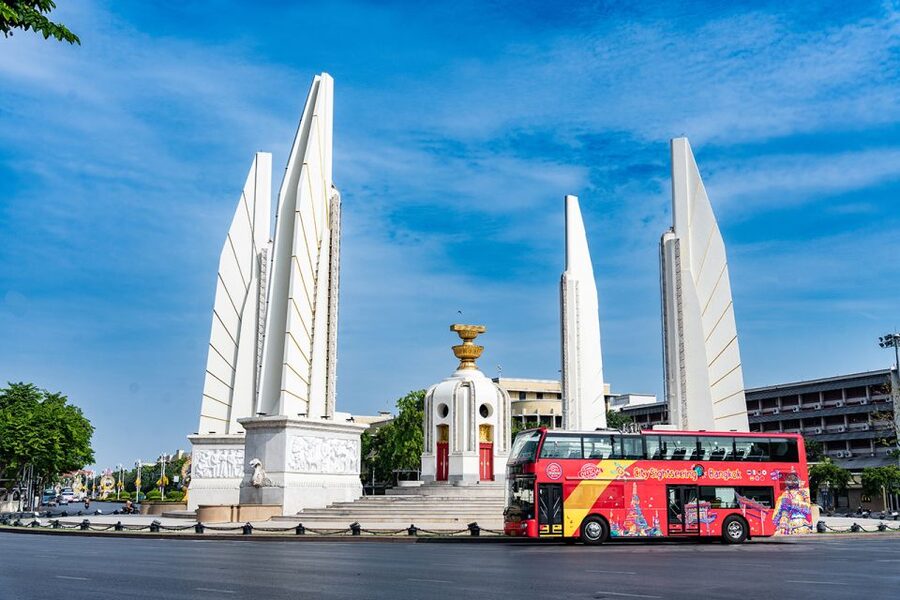 Bangkok: City Sightseeing Hop-On Hop-Off Bus Tour - The blue line reaches NongNooch and the floating market