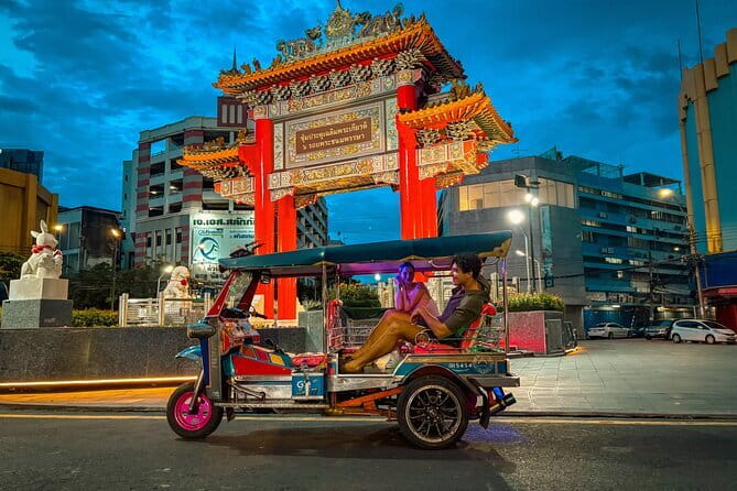 Bangkok Classic 3-Temples With Buffet Lunch Day Tour - Transport, timing, and group size