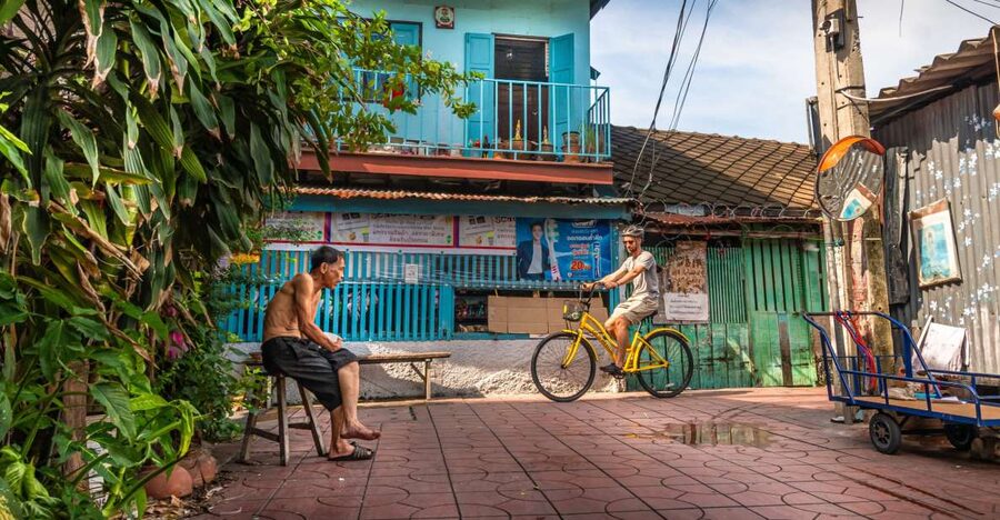 Bangkok Classical Bicycle Tour - Starting beside River City in Chinatown
