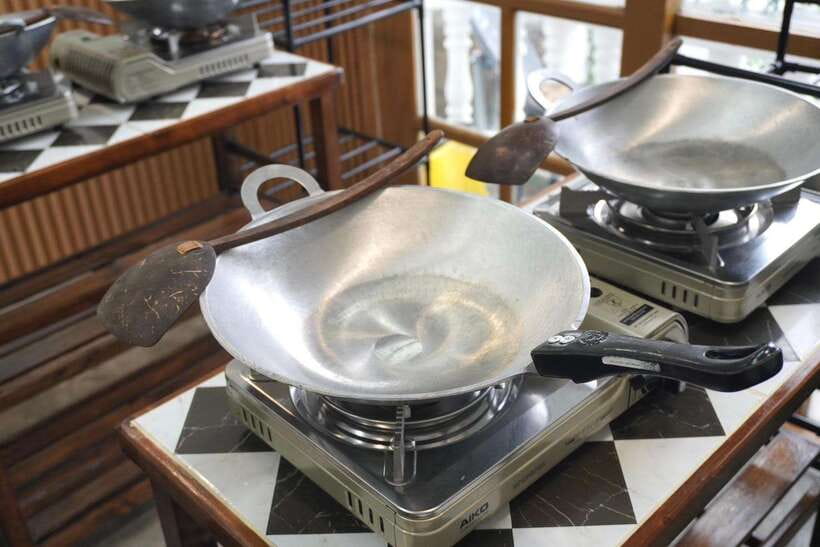 Bangkok Cooking Class : Traditional Thai dishes&Market Trip - Should You Book This Bangkok Cooking Class?