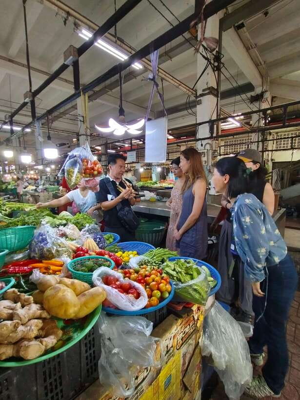 Bangkok: Cooking Class + Tuk Tuk Ride + Market Tour - A tuk tuk start near Wat Arun