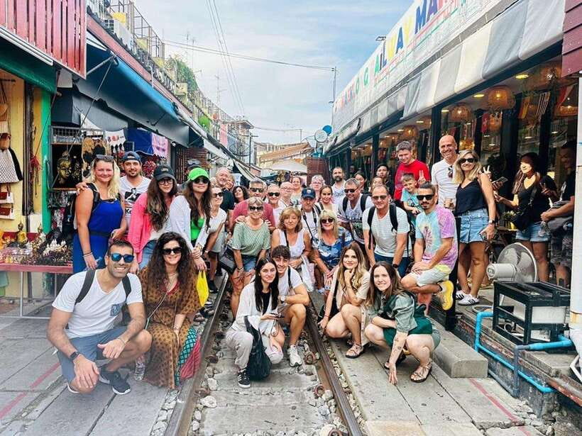 Bangkok: Damnoen Saduak and Mae Klong Train Markets - Why the Mae Klong train market is the real star