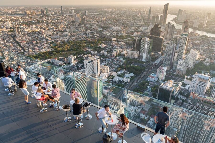 Bangkok: Damnoen Saduak, Train Market & Mahanakhon Day Trip - The Mahanakhon finish changes the value