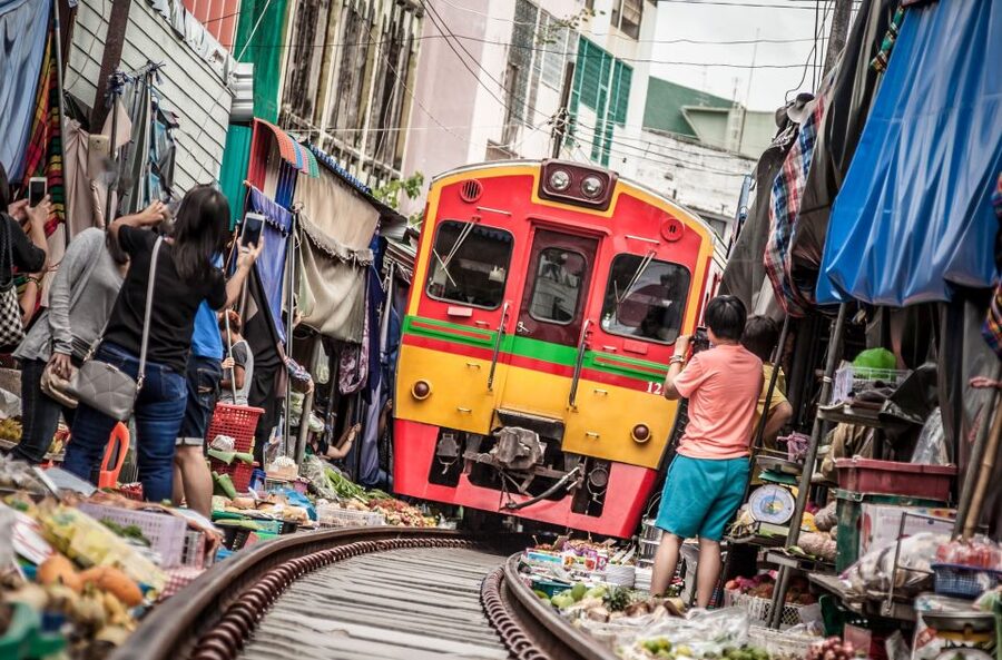 Bangkok: Damnoen Saduak, Train Market & Mahanakhon Day Trip - Transport, group size, and comfort