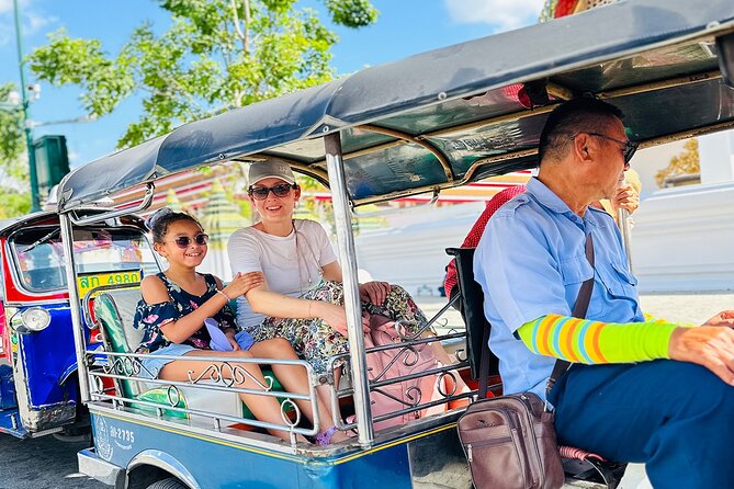 Bangkok Day Tour: Food, Temple & Tuk-Tuk - Key points at a glance