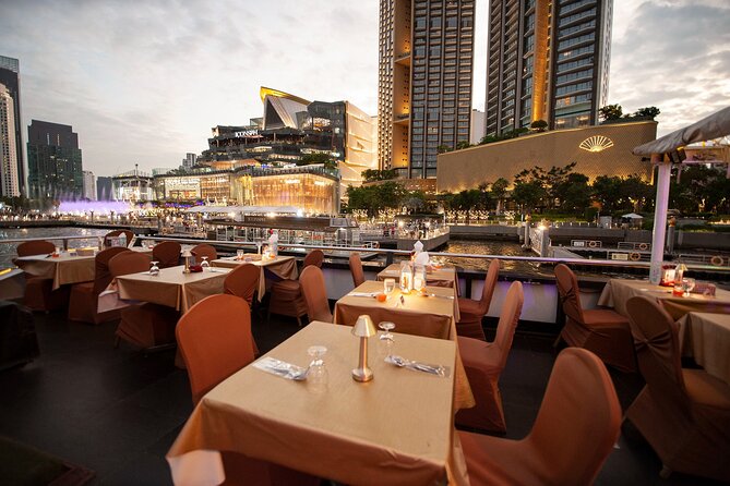 Bangkok Dinner Cruise on the Chao Phraya River - What this Bangkok night cruise is really like