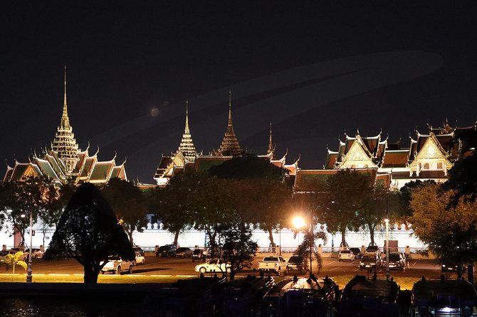 Bangkok Dinner Cruise on the Chao Phraya River - Wat Arun from the Chao Phraya River
