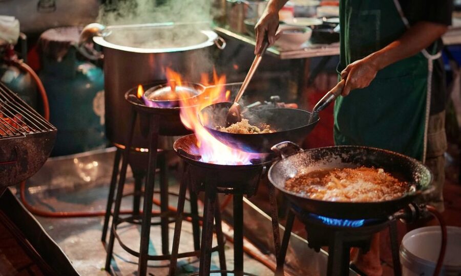 Bangkok: Discover a Taste of Chinatown – 2 Hr Walking Tour - Yaowarat Night Market, one stop at a time