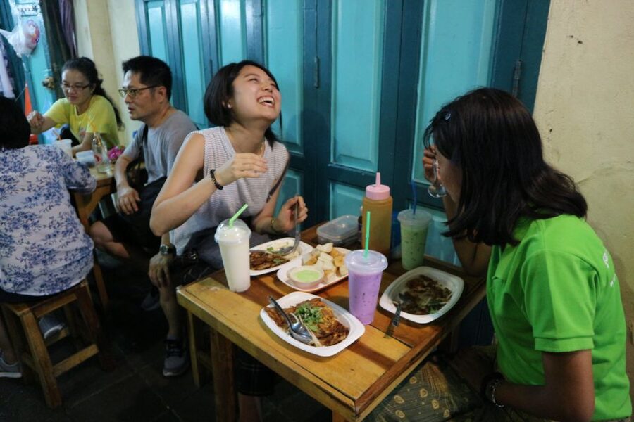 Bangkok: E-Scooter Night Tour with Local Street Food - Pak Khlong Talat, Bangkok’s flower market