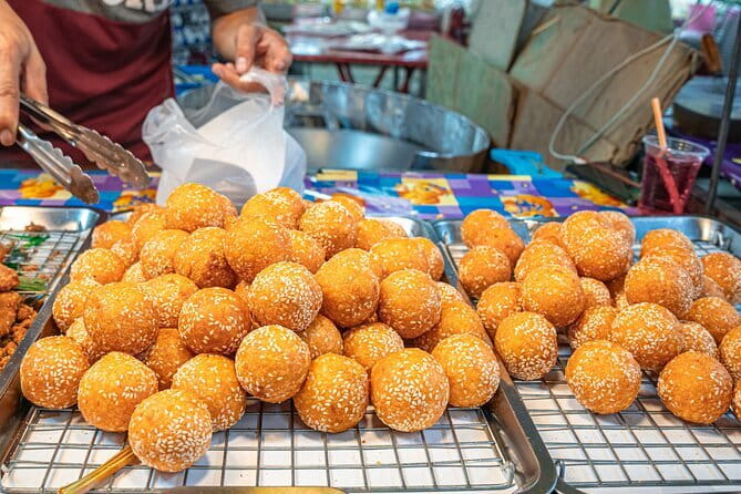 Bangkok Evening Food Tour by Tuktuk - Phra Nakhon and the bold flavors of Isan