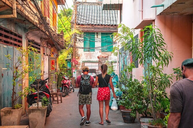 Bangkok Evening Food Tour by Tuktuk - Hua Lamphong: starting in old Bangkok