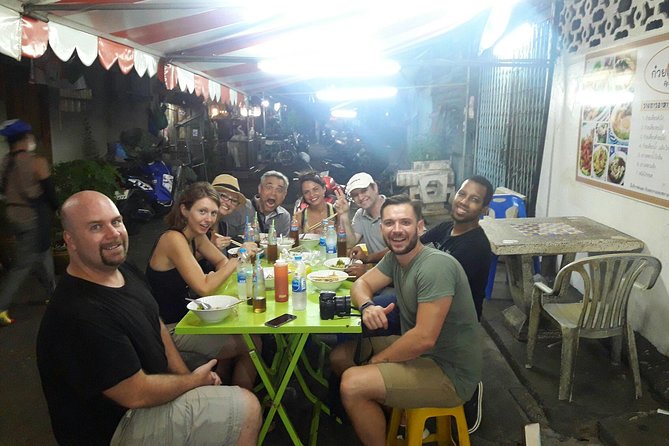Bangkok Evening Street Food Tuk Tuk Adventure - Pak Khlong flower market and the first quick bite