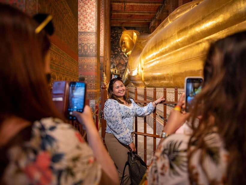 Bangkok: Evening Tour with Wat Arun, Wat Pho & Tuk Tuk Ride - Why an evening temple tour works in Bangkok