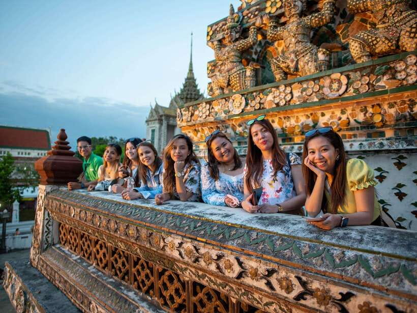 Bangkok: Evening Tour with Wat Arun, Wat Pho & Tuk Tuk Ride - The tuk-tuk ride to Yaowarat Road