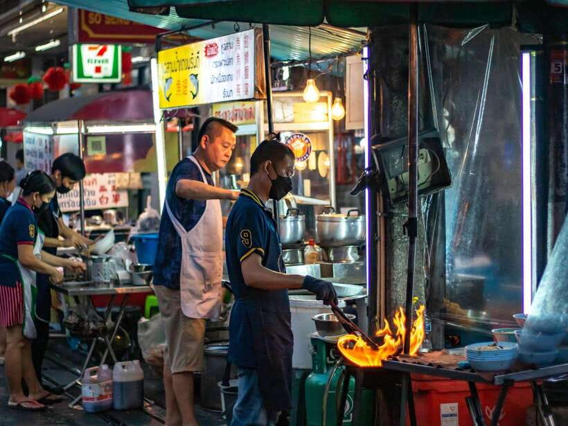 Bangkok: Evening Tour with Wat Arun, Wat Pho & Tuk Tuk Ride - What the $41 price includes