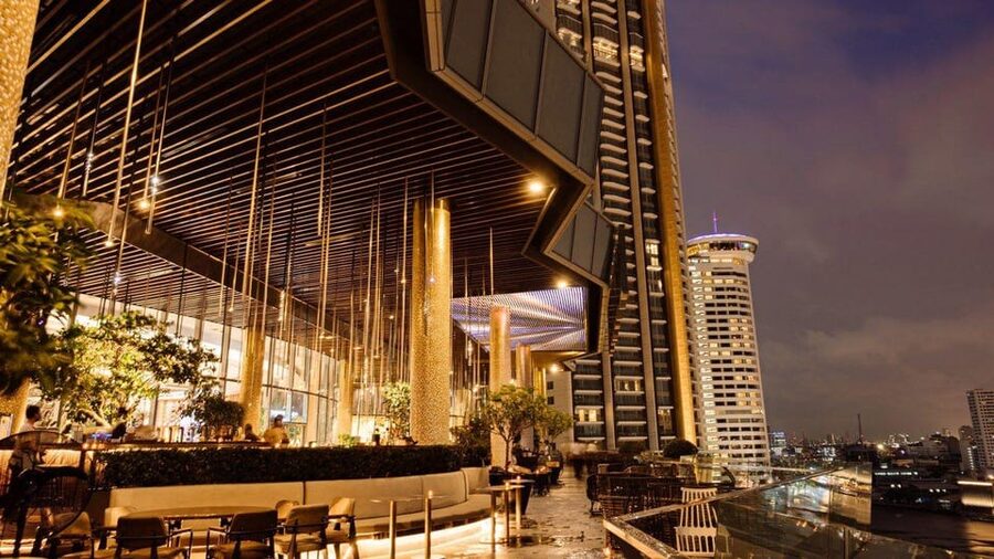 Bangkok: Fallabella River Front Iconsiam - Service, dress, and the overall level of polish
