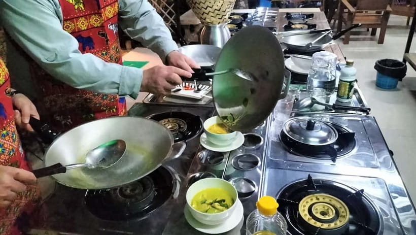 Bangkok: Favourite Thai Flavors Cooking Class by Smart Cook - What is included for $32