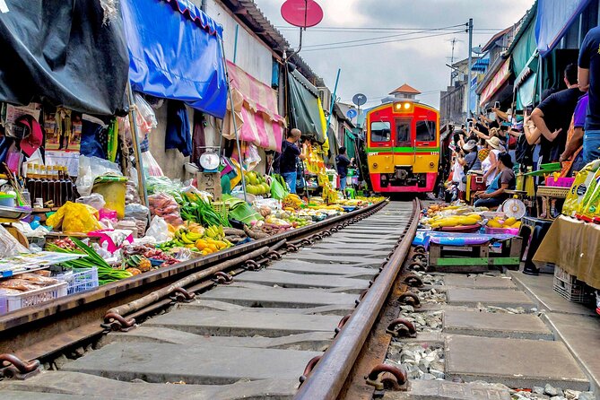 Bangkok: Floating Market and Train Market Experience - The essential points at a glance
