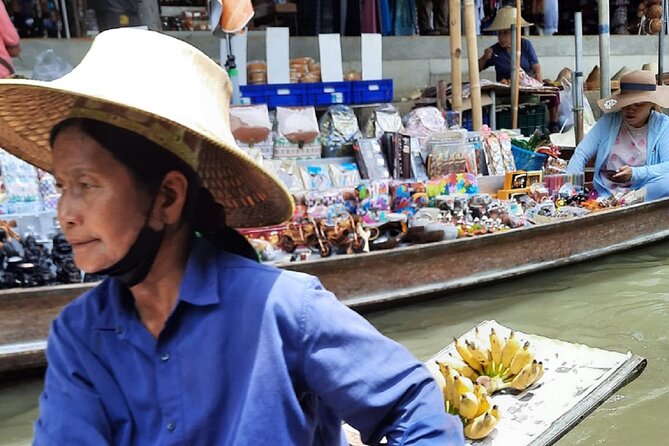 Bangkok: Floating Market and Train Tour with Guide in Spanish and English - Who will enjoy this Bangkok day trip?