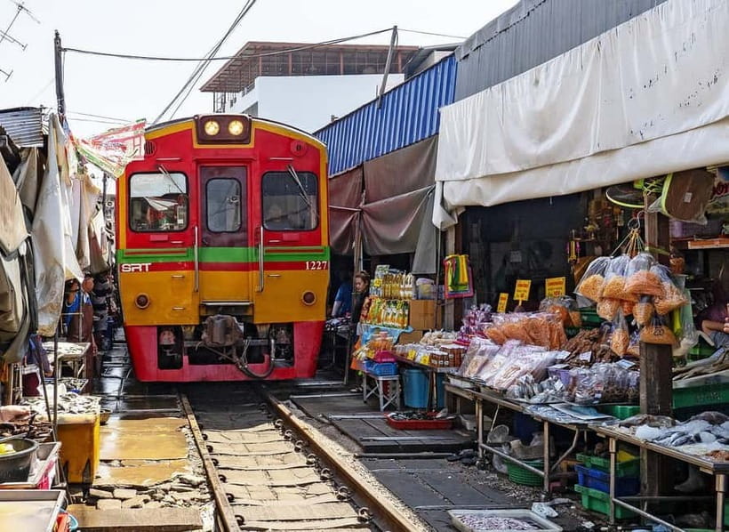 Bangkok: Floating Market & Railway Market with Hotel Pick Up - The road from Bangkok to Ratchaburi