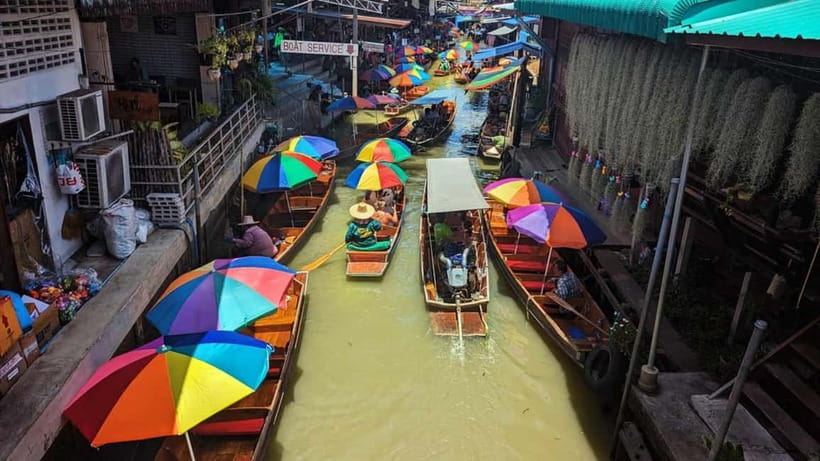 Bangkok: Floating Market & Railway Market with Hotel Pick Up - Taking the local boat to Damnoen Saduak