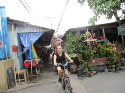 Bangkok Full-Day Bike Tour with Boat Transfer and Lunch