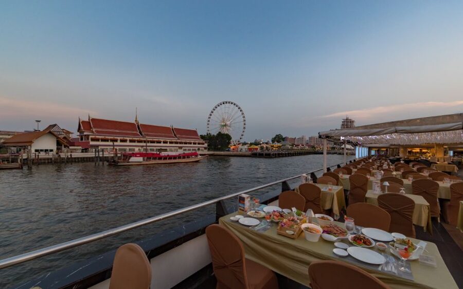 Bangkok: Grand Chao Phraya Dinner Cruise with Live Show - When the boarding process matters most