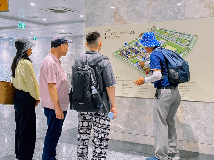 Bangkok: Grand Palace and Emerald Buddha Half-Day Tour - The Outer Court and the working palace