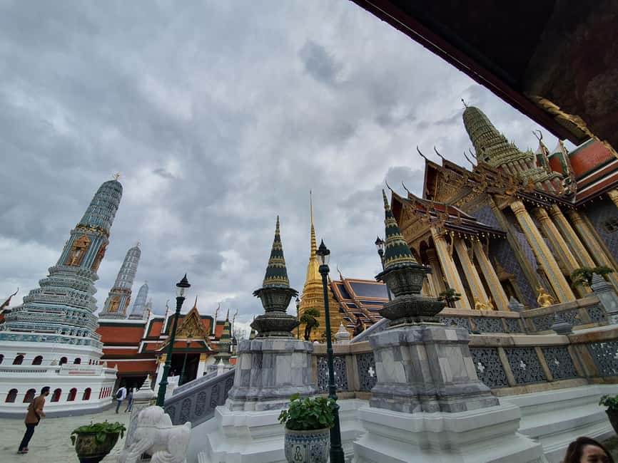 Bangkok: Grand palace and Iconic temple Half-Day Private - Pickup and getting around Bangkok