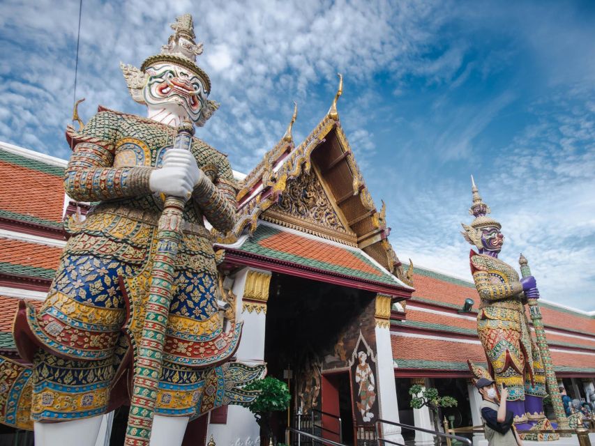 Bangkok: Grand Palace and Wat Arun Guided Walking Tour - Is the 18-dollar price good value?