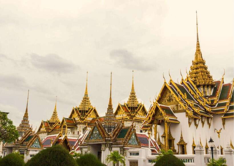 Bangkok: Grand Palace & Emerald Buddha Entry with Audioguide - A Khon performance at Sala Chalermkrung Royal Theater