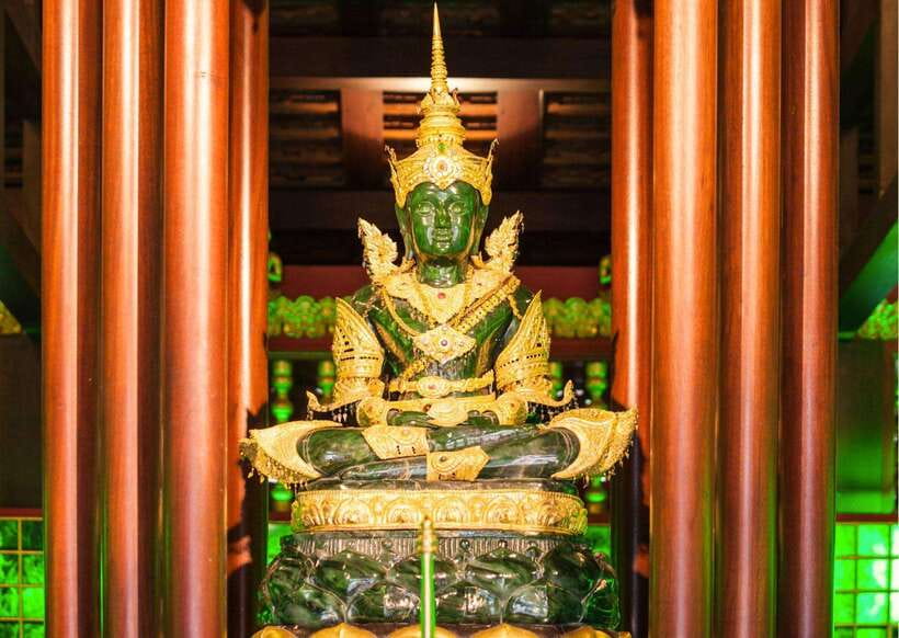 Bangkok Grand Palace & Emerald Buddha Flexible Pass w/ Audio - The Queen Sirikit Museum of Textile