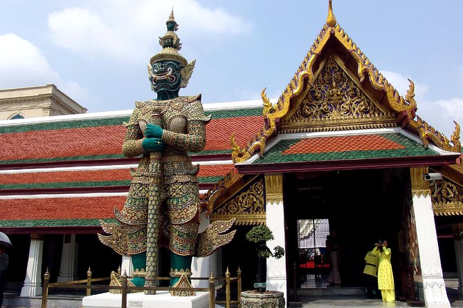 Bangkok Grand Palace Tour with Convenient Hotel Transfer - Wat Phra Kaew and the Emerald Buddha