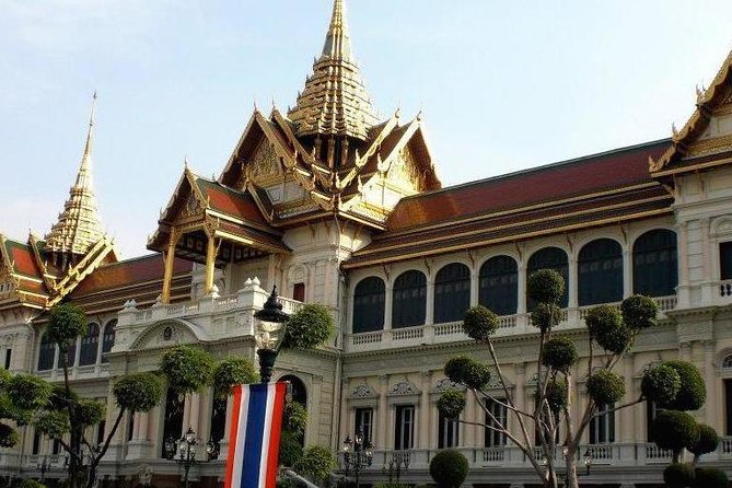 Bangkok Grand Palace Tour with Convenient Hotel Transfer - The guide can change the quality of the visit