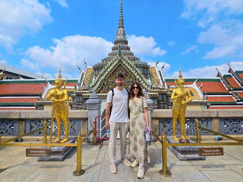 Bangkok: Grand Palace, Wat Pho, Wat Arun and Wat Sa Ket Tour - Lunch and a useful pause in the middle