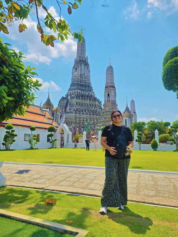 Bangkok: Grand Palace, Wat Pho, Wat Arun and Wat Sa Ket Tour - Crossing to Wat Arun, the Temple of Dawn