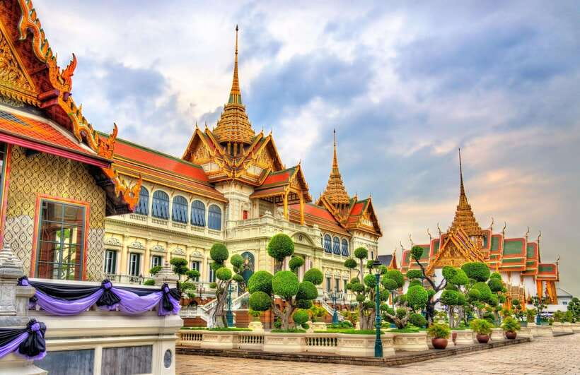 Bangkok: Grand Palace, Wat Pho, Wat Arun and Wat Sa Ket Tour - Guides who make the difference