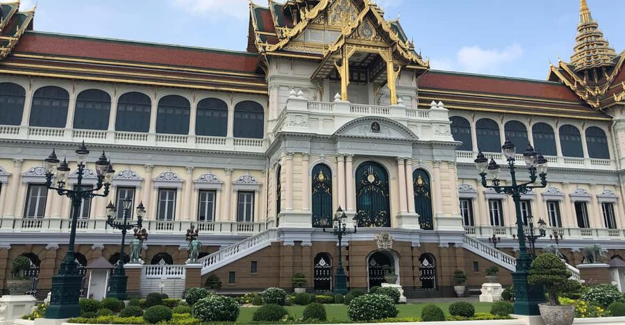 Bangkok: Grand Palace, Wat Pho & Wat Arun Tour in Italian - Why this route works well in Bangkok