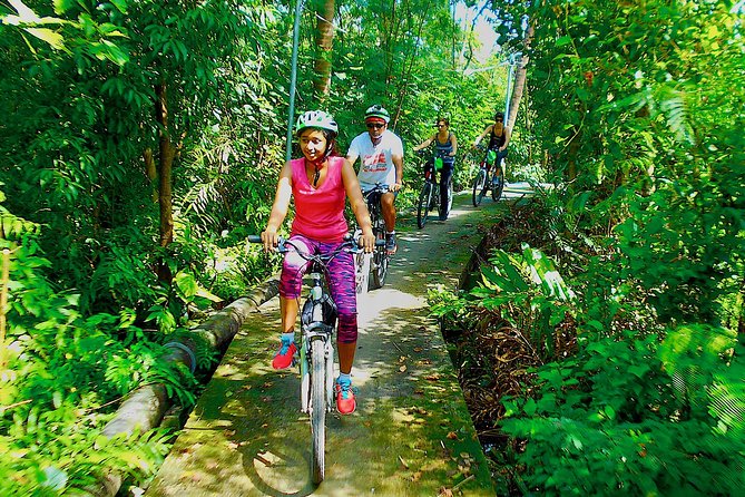 Bangkok Green Oasis 4-Hour Bike Tour with Boat Ride - The weekend market option