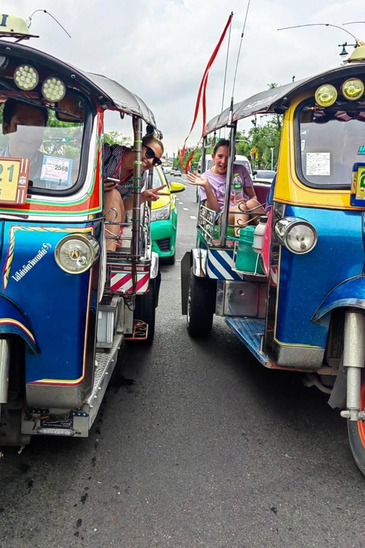 Bangkok: Guided Tour in a Typical Thai Tuk-Tuk - Chinatown is the final stop
