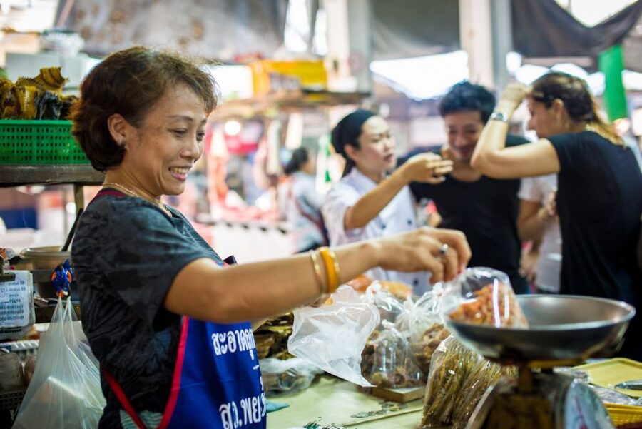 Bangkok: Half-Day Thai Cooking Class in Bangrak District - Five dishes, one working kitchen