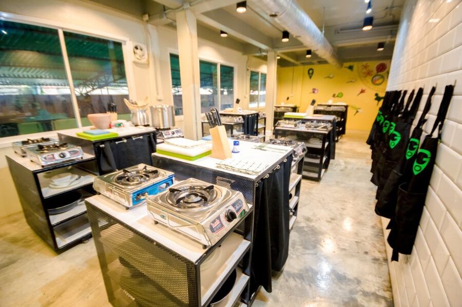 Bangkok: Half-Day Thai Cooking Class in Bangrak District - Price, timing, and practical value