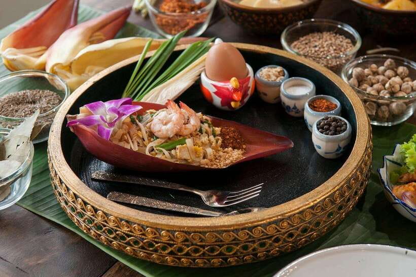 Bangkok: Hands-on Thai Cooking Class and Market Tour - What you actually cook during the three-and-a-half-hour class