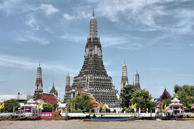 Bangkok Heritage Highlights: Grand Palace & Three Temples Tour - Group or private tour?