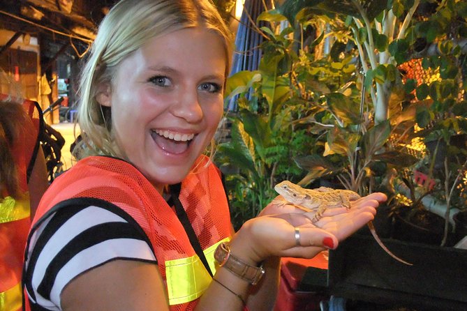 Bangkok Hidden Paths Night Biking Tour with Street-food Meal - Along the Chao Phraya toward old Bangkok