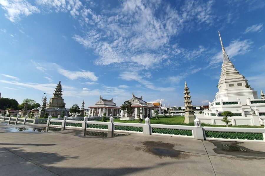 Bangkok: Historical Temples Tour & Hidden Bar at Sunset - Why an evening temple walk works in Bangkok