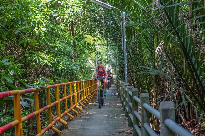Bangkok Jungle Bike Tour - Hotel-pickup & Lunch - Lunch beside the river